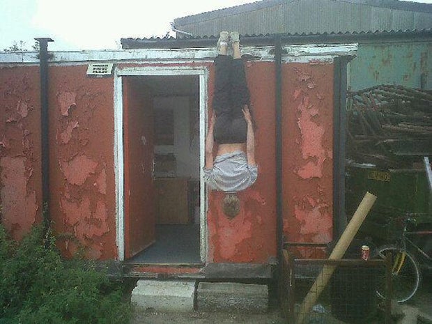 LOL-worthy "batman-ing" photos, it's the new "planking" 