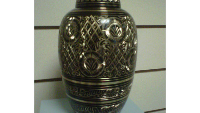 winona-stolen-urn-photo.jpg 