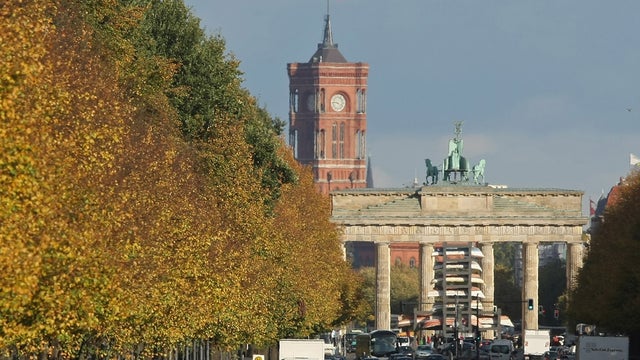 Berlin_CityHall_91877999.jpg 