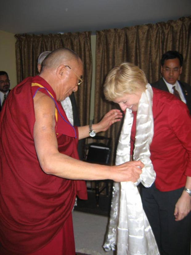 the-dalai-lama-and-eleanor-mondale.jpg 