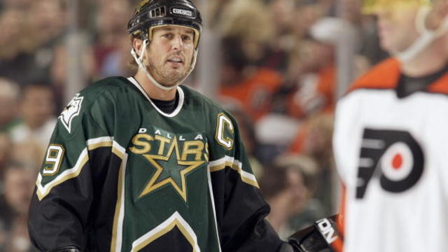 Mike Modano's number goes to the rafters