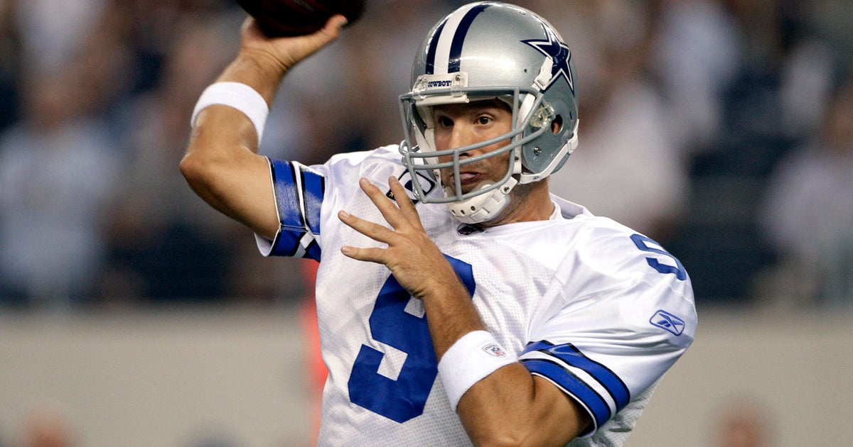 Romo passes through pain in close Cowboys win - CBS News