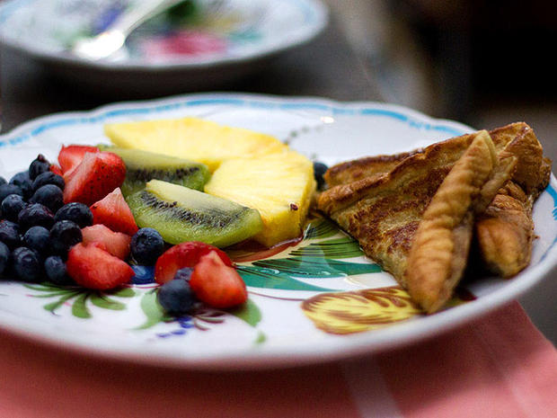 french toast, breakfast, brunch, plate, french food, fruit 