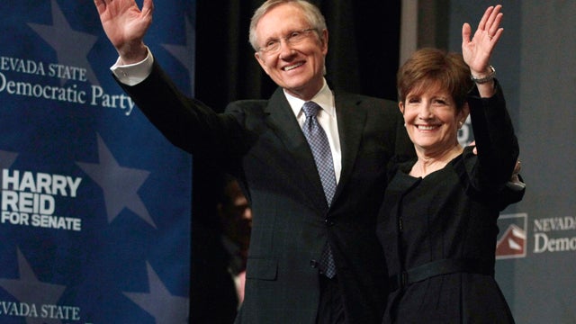 101102-Harry_Reid-Landra_Reid-AP101102021249.jpg 
