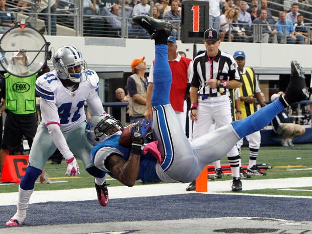 Calvin Johnson makes a 2-yard touchdown reception 