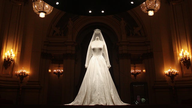kate-wedding-dress.jpg 