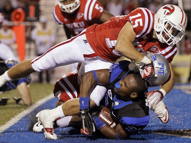 William Pratcher loses his helmet 