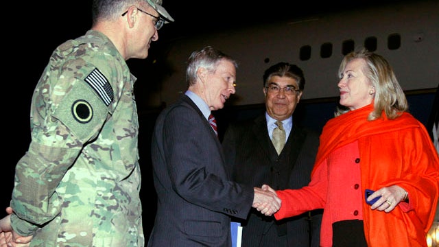 111018-Clinton_in_Afghanistan-AP111018020789.jpg 