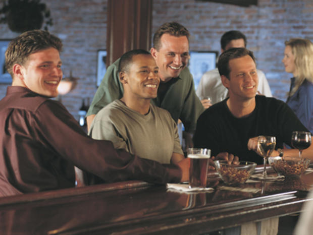 11/10 - how to be a gentleman - sports bars - sports bars 3 - thinkstock 