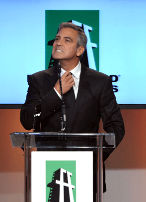 018-CLOONEY.gif 