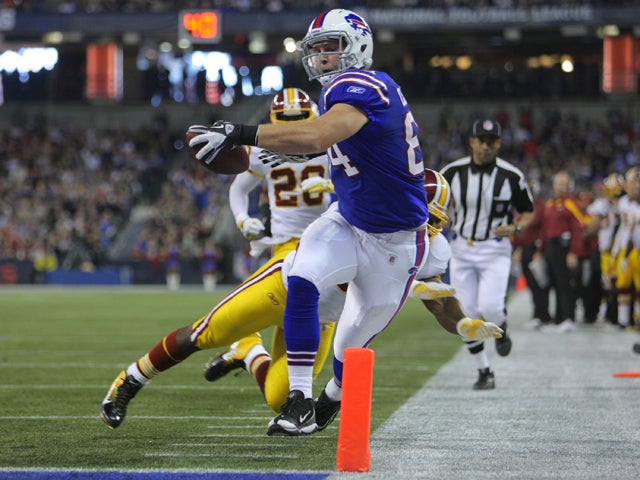 Scott Chandler scores a touchdown  