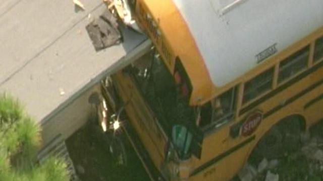 school-bus-accident1.jpg 