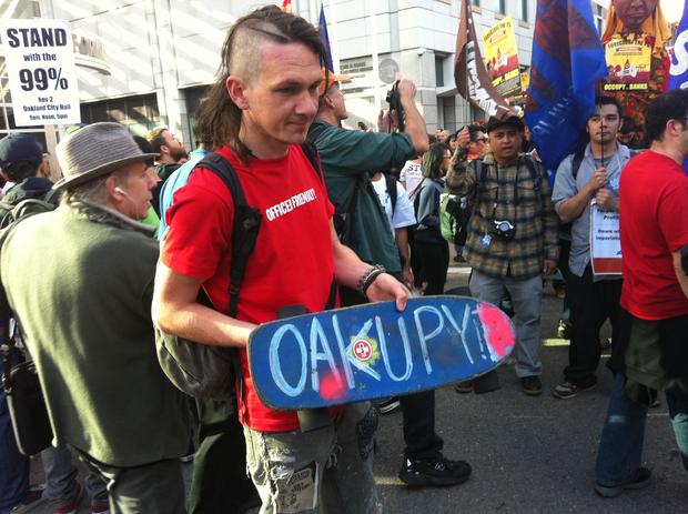 occupy-oakland-calls-for-general-strike-014.jpg 