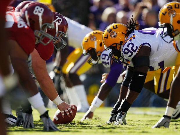 Louisiana State University Tigers play Alabama Crimson Tide 