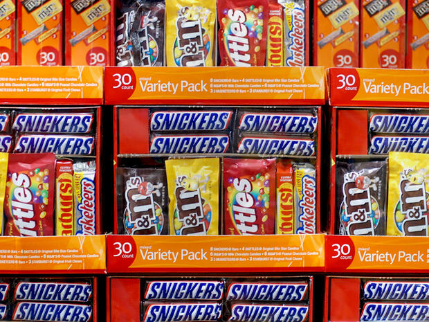 bulk candy, snickers, chocolate, candy, costco 