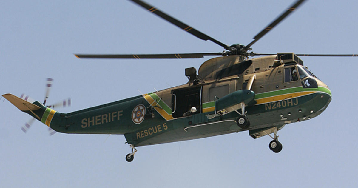 Мъж от окръг Ориндж арестуван за опит да свали хеликоптера на шерифа след партито за рожден ден