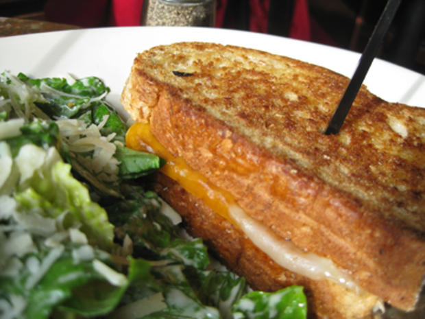 1/18 Food &amp; Drink - Pracna - Grilled Cheese 