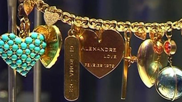 Elizabeth Taylor's jewels up for auction 