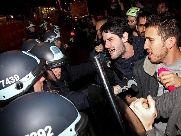 Protesters ordered to clear Zuccotti Park 