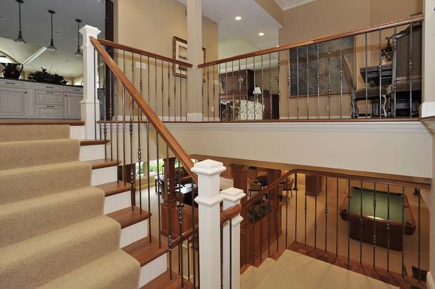 5201-frost-point-mid-level-staircase-mls.jpg 