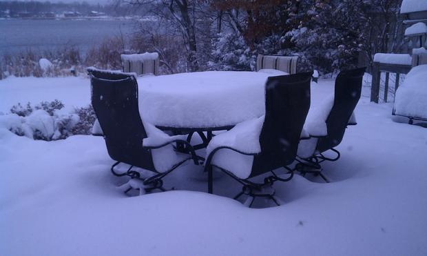 snow_table_sheila_middle_avon.jpg 
