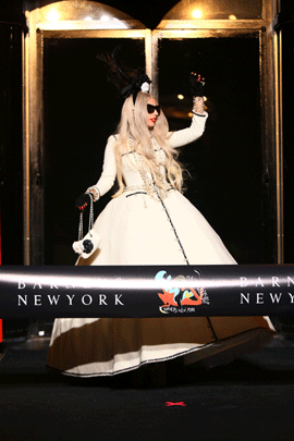 016-gaga-waves.gif 