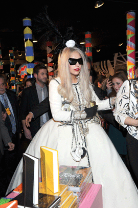 030-gaga--vert.gif 