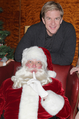 008-AP-modine-and--santa-11_1.gif 
