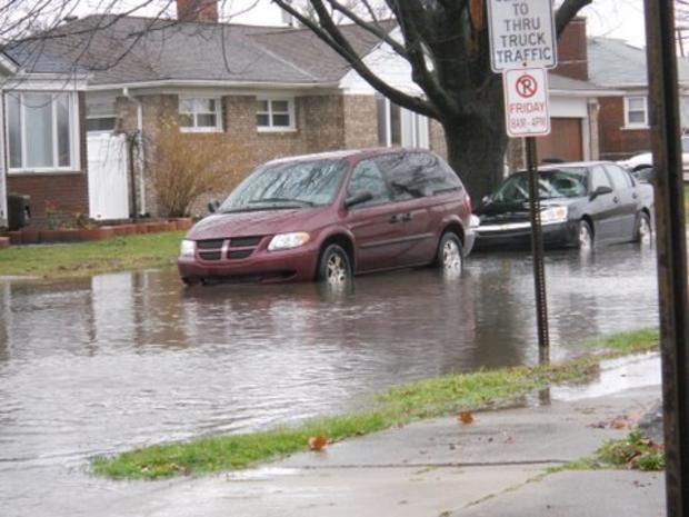 m-39-flooding-and-flooded-streets-near-outer-dr-m-39-11-29-11-010.jpg 