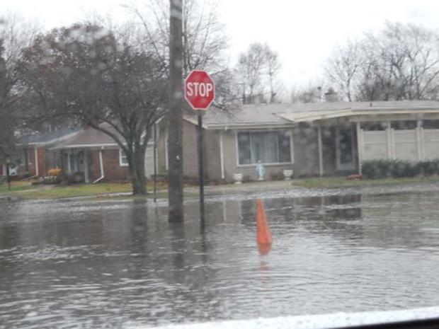 m-39-flooding-and-flooded-streets-near-outer-dr-m-39-11-29-11-008.jpg 