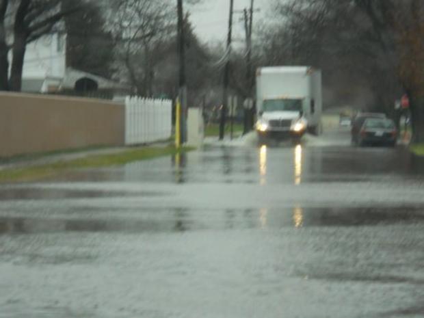 m-39-flooding-and-flooded-streets-near-outer-dr-m-39-11-29-11-003.jpg 