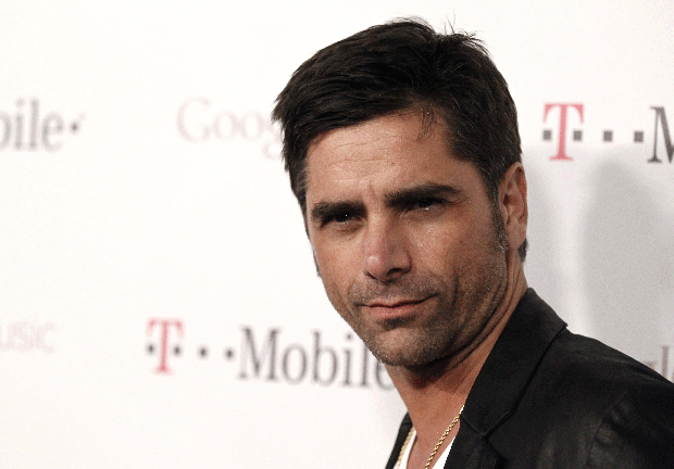 023-mobile--stamos.gif 