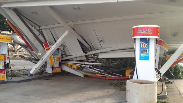 pasadena-gas-station-damage.jpg 