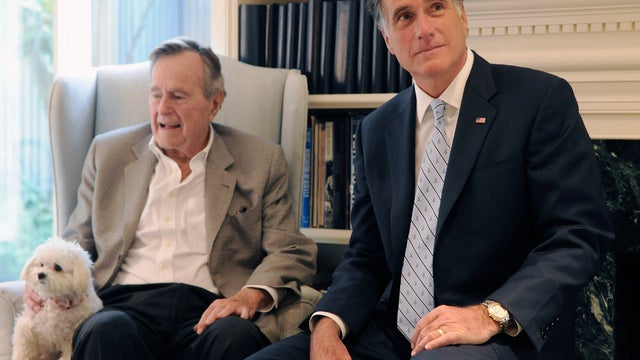 george_bush-mitt_romney-AP111201035016.JPG 