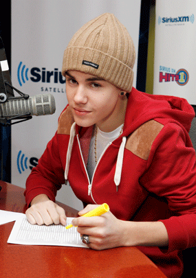 023-bieber.gif 