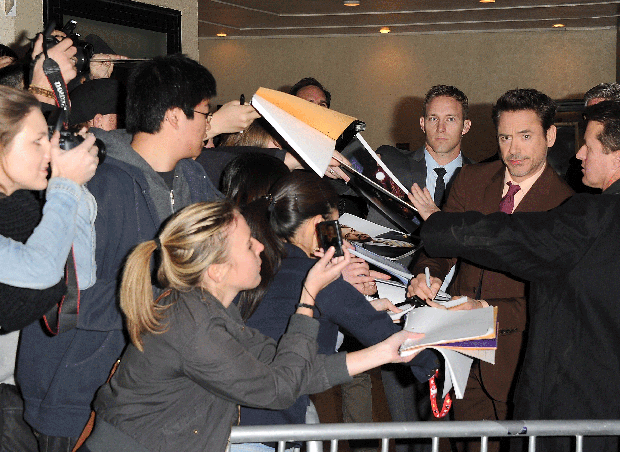 009-sherlock-downey-signss.gif 