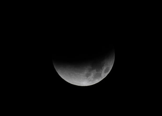 eclipse_AP111210118621.jpg 