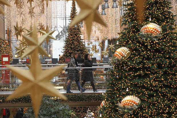Retailers Expect Strong Christmas Shopping Season 