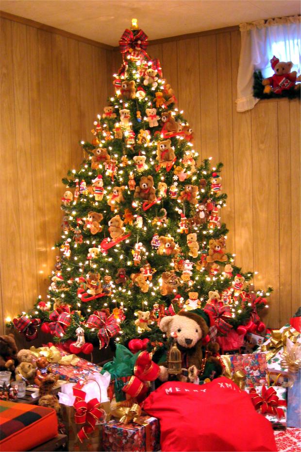 a-very-beary-little-christmas-tree.jpg 