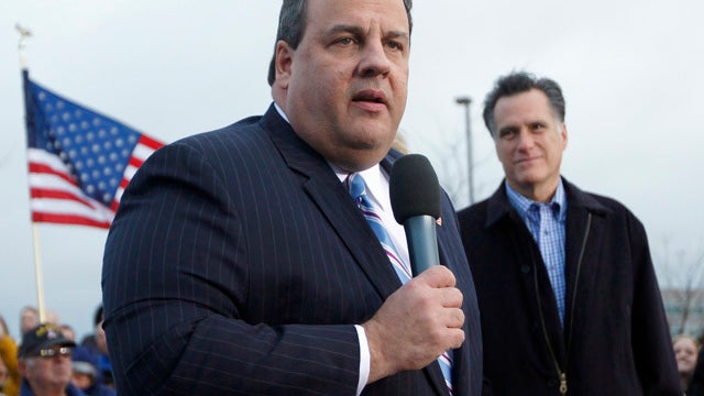 111230-Christie-Romney-AP11123007368.jpg 