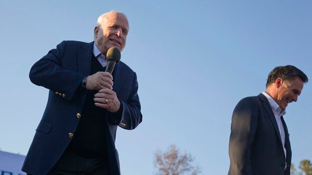 120105-Romney-McCain-AP120105035485.jpg 