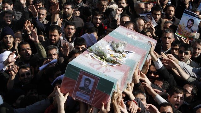 Iran_nuke_expert_burial_AP120113120824.jpg 