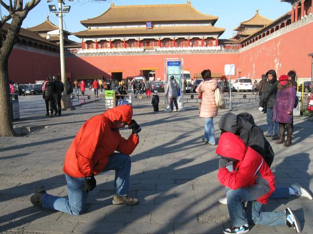 more-tebowing-in-beijing-china-at-the-forbidden-city.jpg 