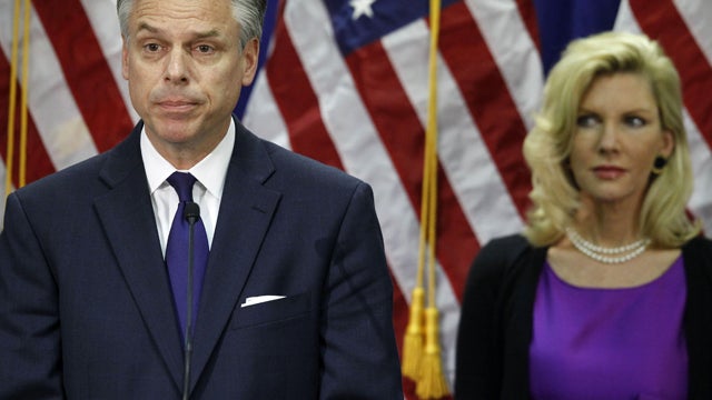 Jon Huntsman, accompanied by his wife Mary Kaye, announces he is ending his campaign 