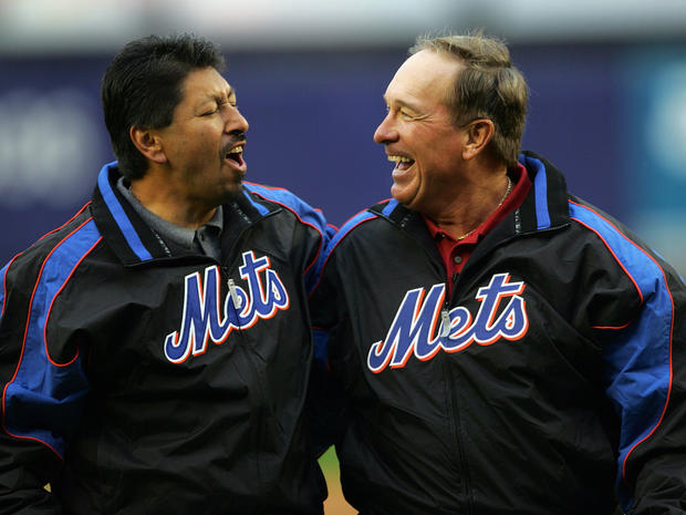 Jesse Orosco chats with Gary Carter 