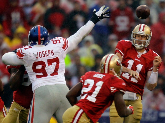 Alex Smith throws to Frank Gore  