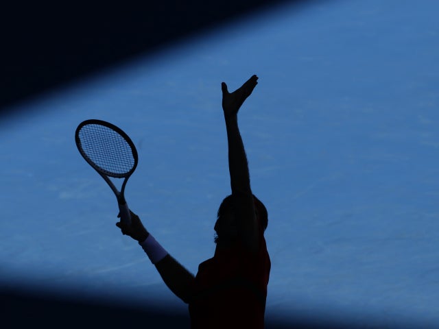 Roger Federer serves to Juan Martin Del Potro 