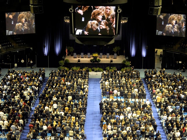 Sue Paterno is given a standing ovation 