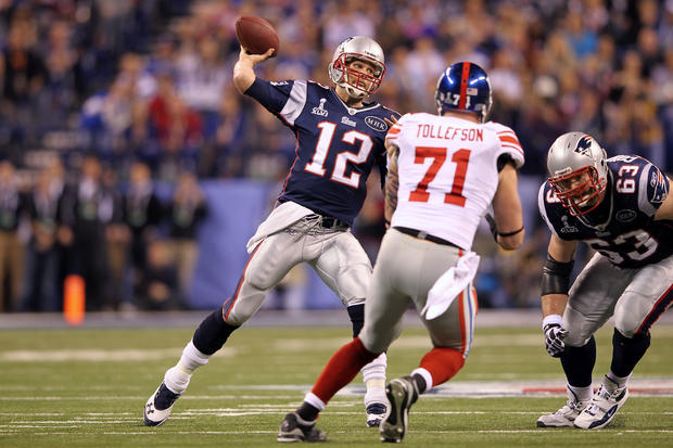 Tom Brady looks to throw 