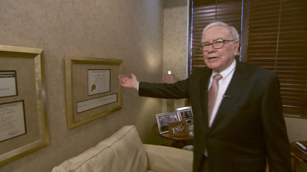 Warren Buffett gives "Person to Person" a tour of his Omaha office 